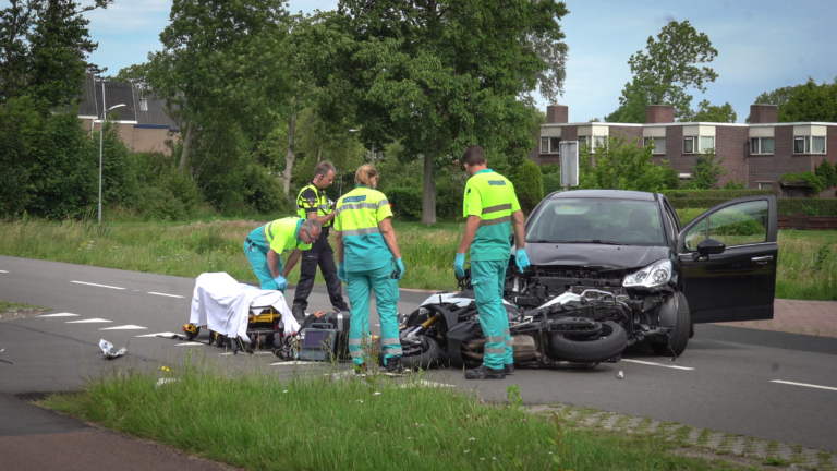 Motorrijder raakt gewond bij ongeval Nesdijk Bergen