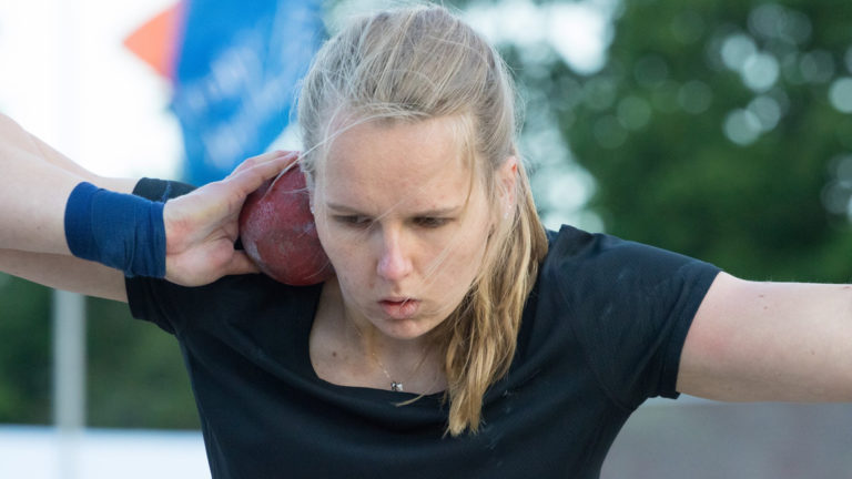 Hera-atlete Jessica Schilder haalt in Duitsland met de kogel uit naar 18,14m