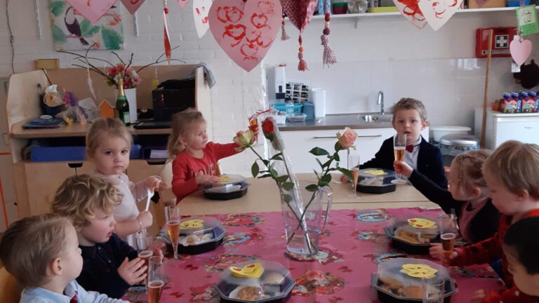 Valentijnslunch op Kindcentrum Het Klimduin in Groet blijkt schot in de roos