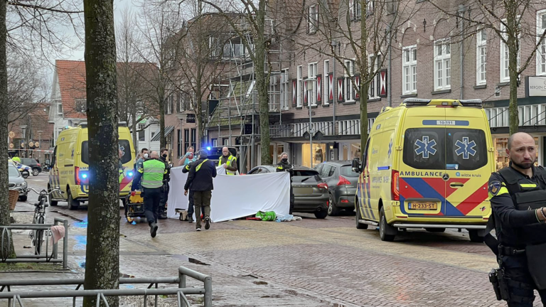 Schietpartij in Bergen aan zee; dader voortvluchtig in auto met Belgisch kenteken