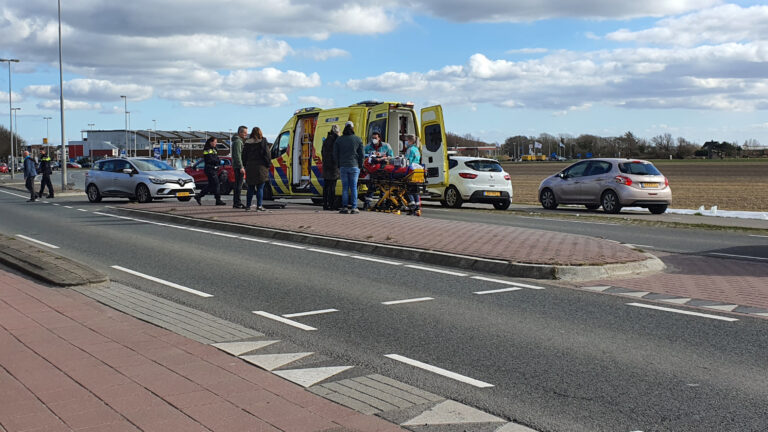 Fietsster gewond bij aanrijding op Egmonderstraatweg in Egmond a/d Hoef