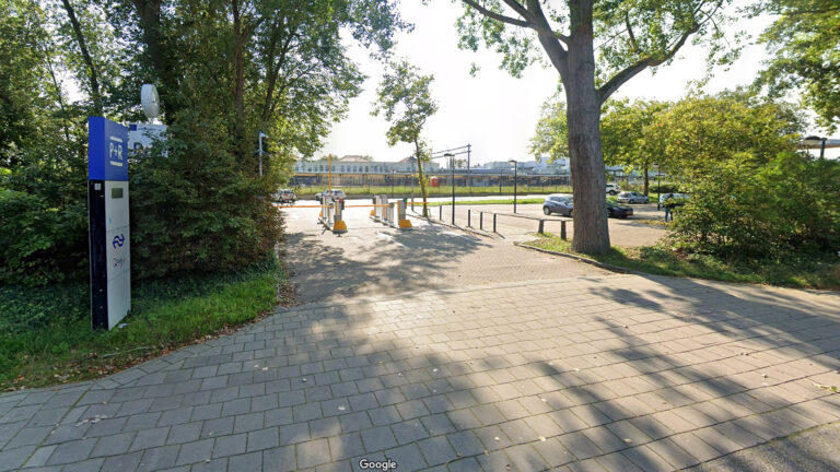 NS-app en ns.nl tonen vanaf nu vrije parkeerruimte op P+R Station Alkmaar