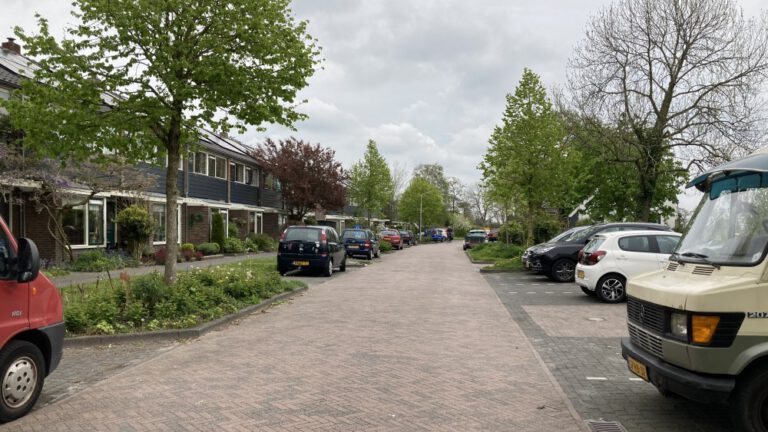 Flinke schade aan woning Piet Boendermakerweg Bergen na ontploffing, politie zoekt getuigen