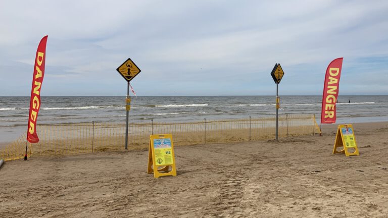 Betere waarschuwingen voor badgasten bij strand Egmond