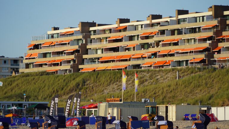 College Bergen houdt vast aan inperking toeristische verhuur eigen woning in kustdorpen