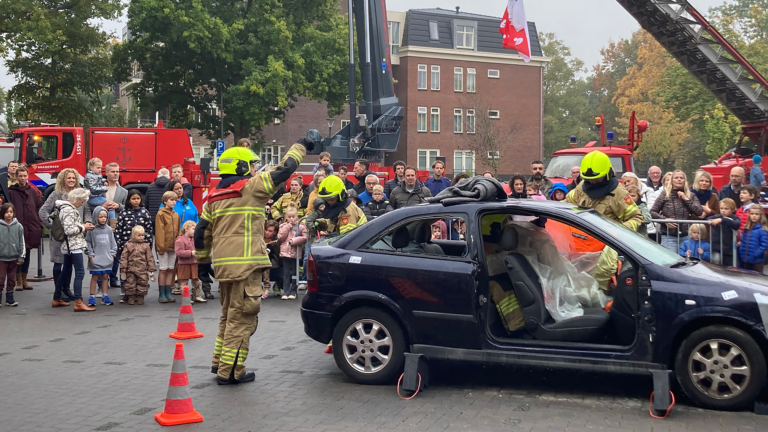Indrukwekkende demonstraties bij open dag brandweer Bergen