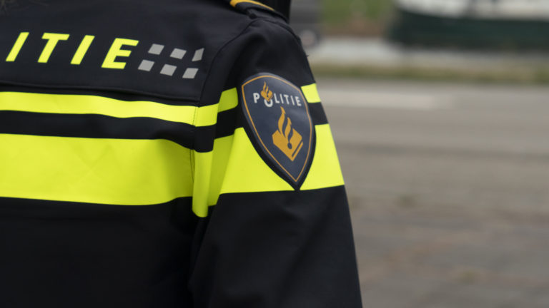 Automobilist vliegt uit bocht in Bergerweg, aangehouden vanwege wietgebruik