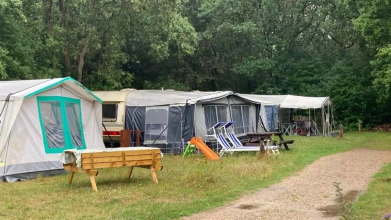 Een verregende vakantie op camping Geversduin: “Je moet je gewoon goed kleden”