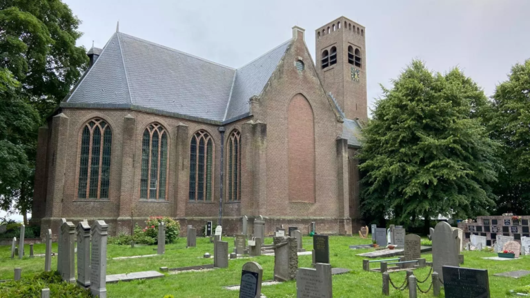 Protestantse kerken Stompetoren en Schermerhorn in de verkoop: “Ingrijpend besluit”