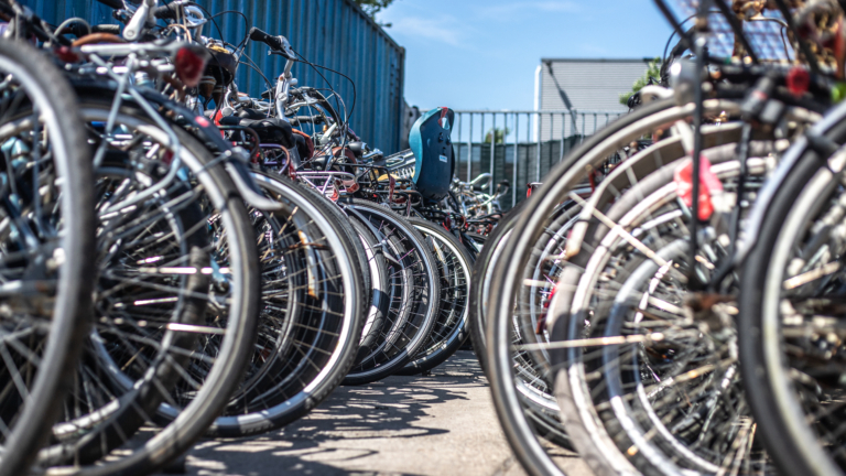Slechts twee fietsen opgehaald na opruimactie Station Alkmaar: nog één week de tijd