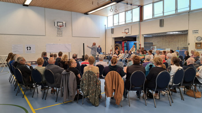 Gemeente tevreden over dorpsbijeenkomst Noord-Scharwoude: “Mooie en bruikbare informatie”