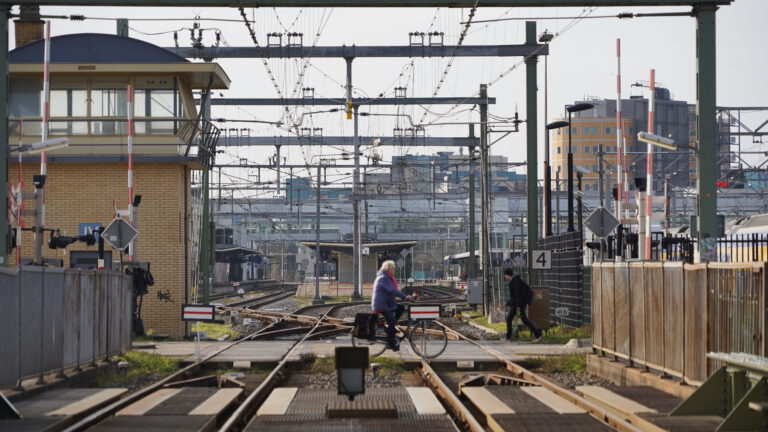 Programma ‘Hoogfrequent Spoor Alkmaar – Amsterdam’ ondertekend: aanpak overgangen en opstelterreinen