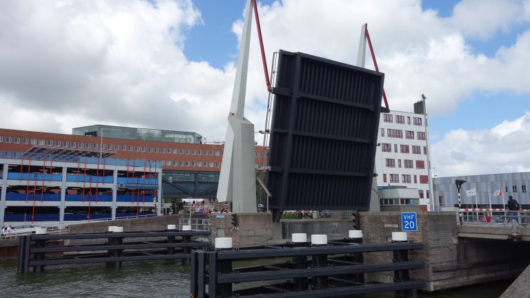 Alkmaarse bruggen gaan ‘zomaar’ open: “Inspectie duurt nog de hele week”
