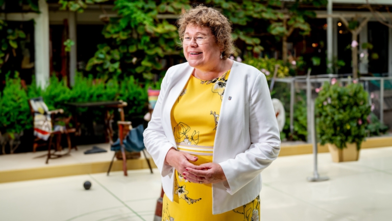 Wethouder Annette Groot treedt af: “Ik kies voor mijn gezondheid”
