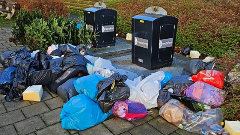 Boetes voor dumpen van vuilniszakken bij afvalcontainers aan Laan van Brussel