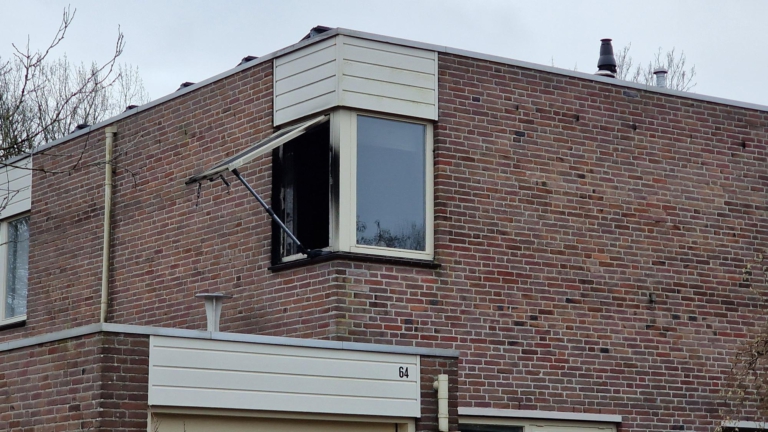 Drie gewonden bij brand in woning aan Van Santenlaan in Heerhugowaard
