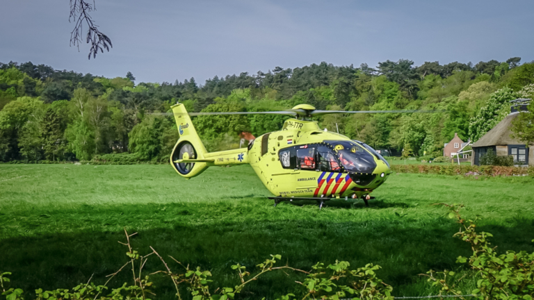 Traumahelikopter landt in Schoorl vanwege medisch noodgeval